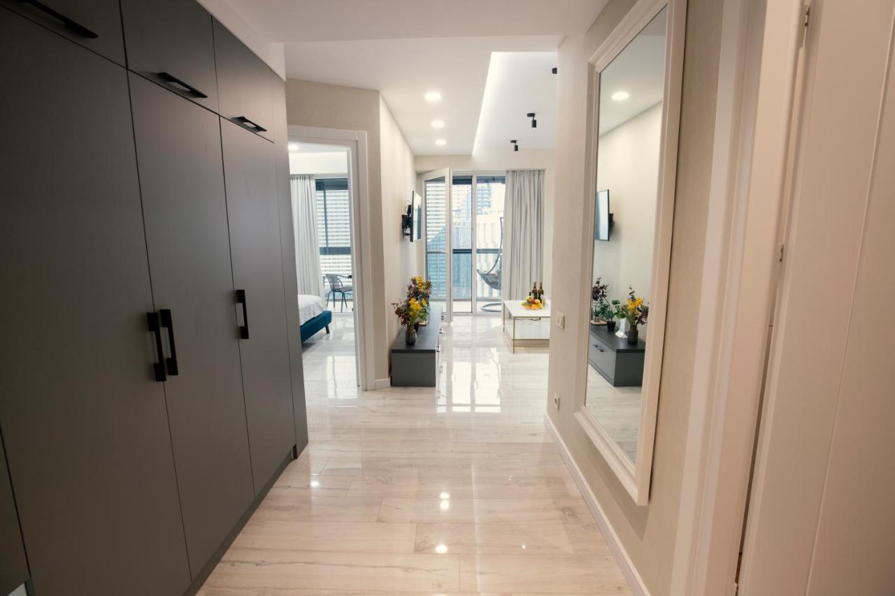 Gq Premium Apartments In Alliance Palace Batumi Exterior photo