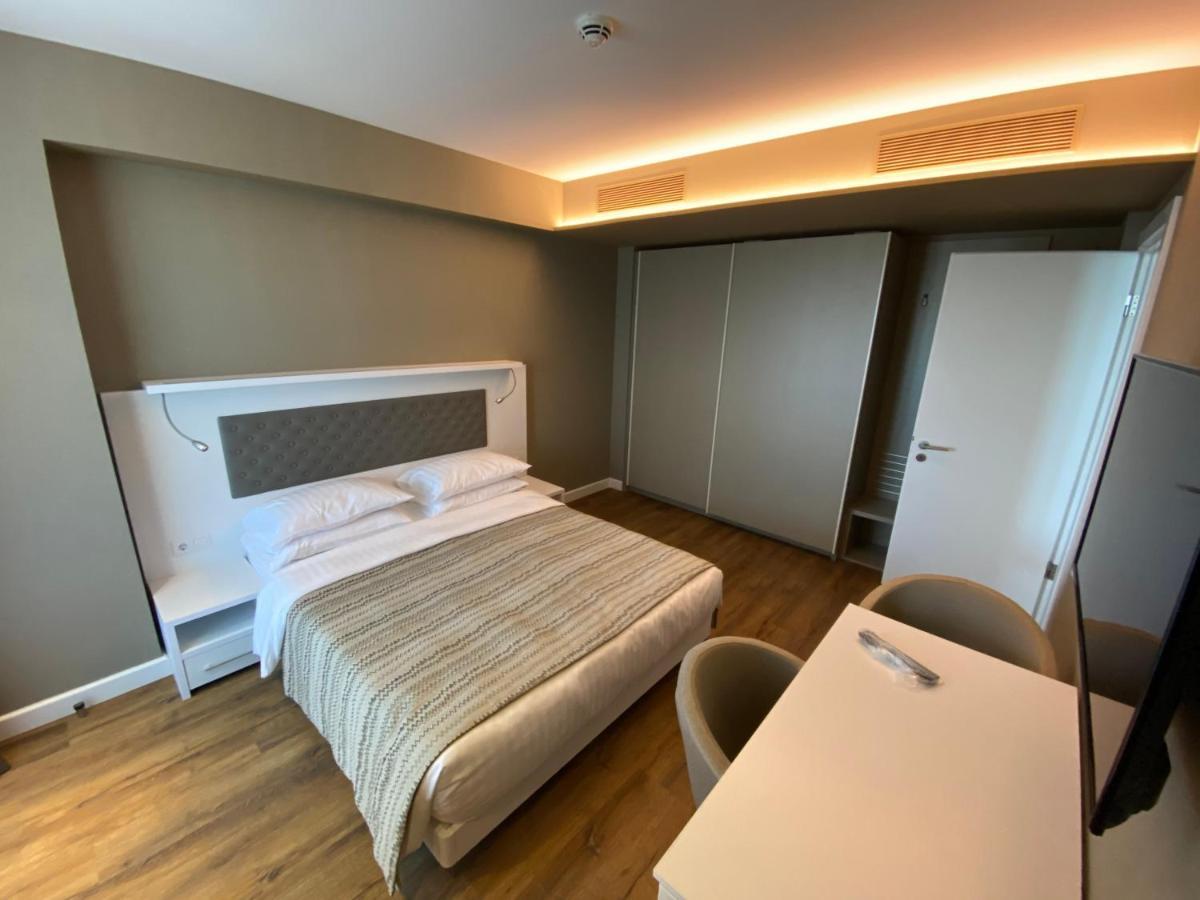 Gq Premium Apartments In Alliance Palace Batumi Exterior photo