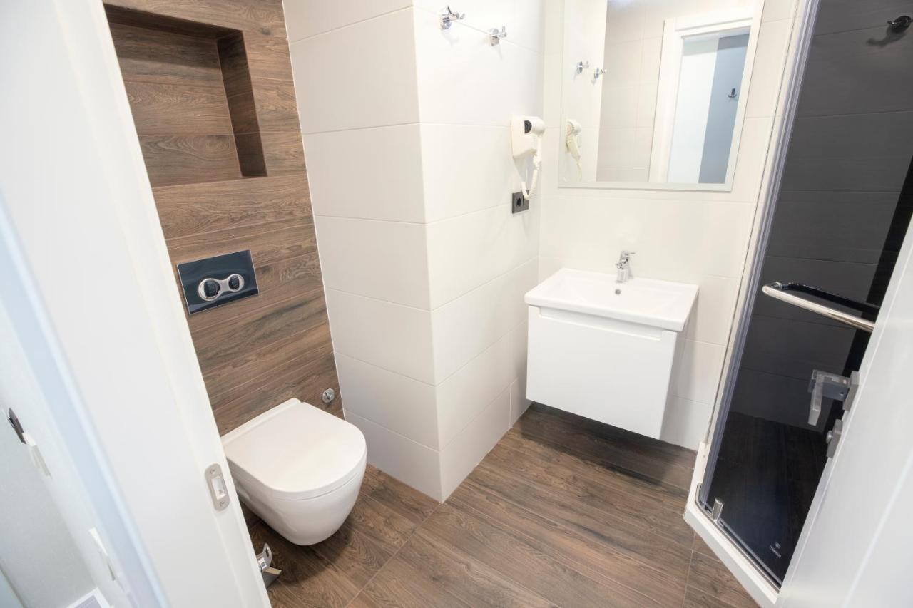 Gq Premium Apartments In Alliance Palace Batumi Exterior photo