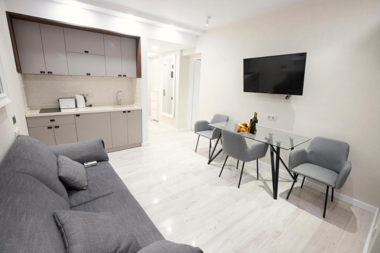 Gq Premium Apartments In Alliance Palace Batumi Exterior photo