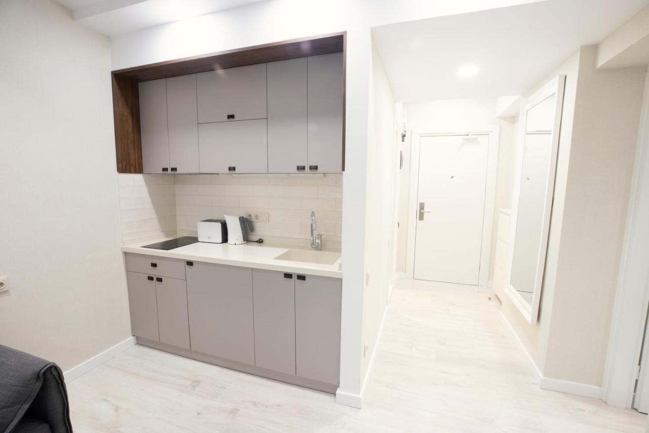 Gq Premium Apartments In Alliance Palace Batumi Exterior photo